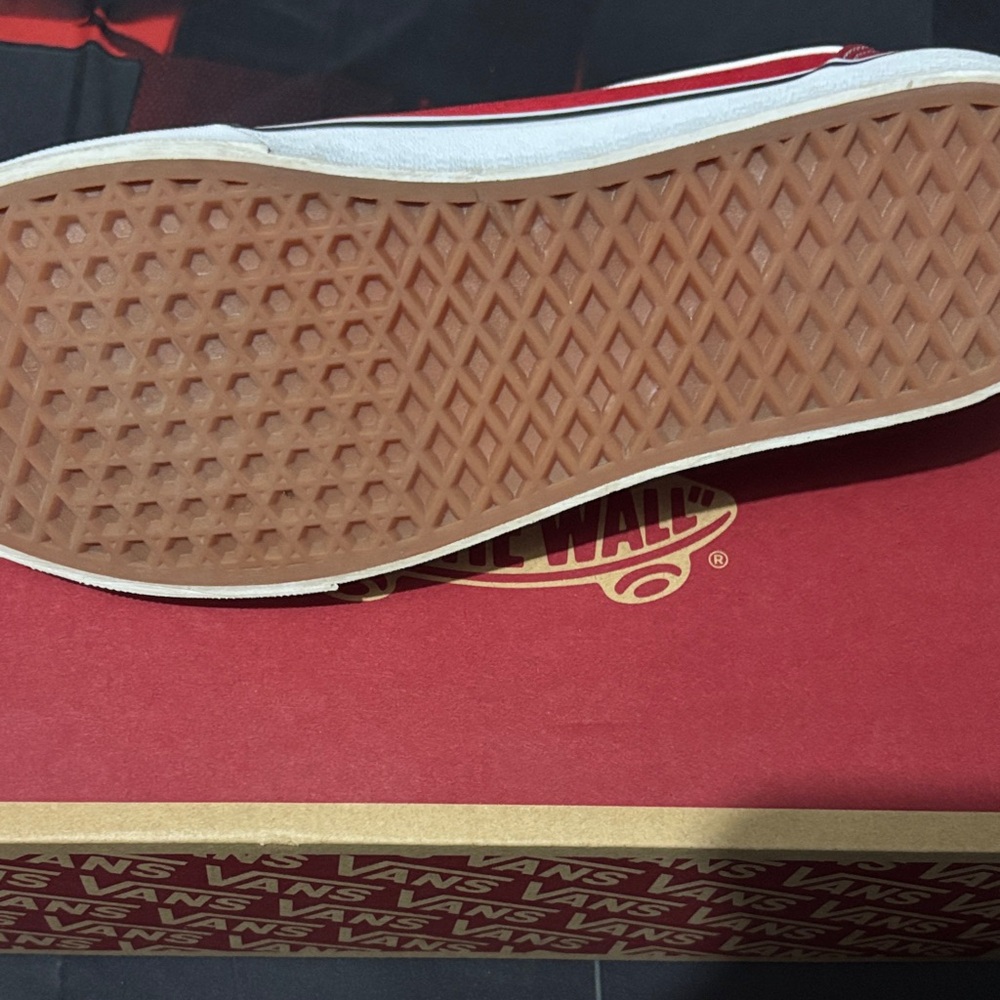 Vans - Picture 5 of 6